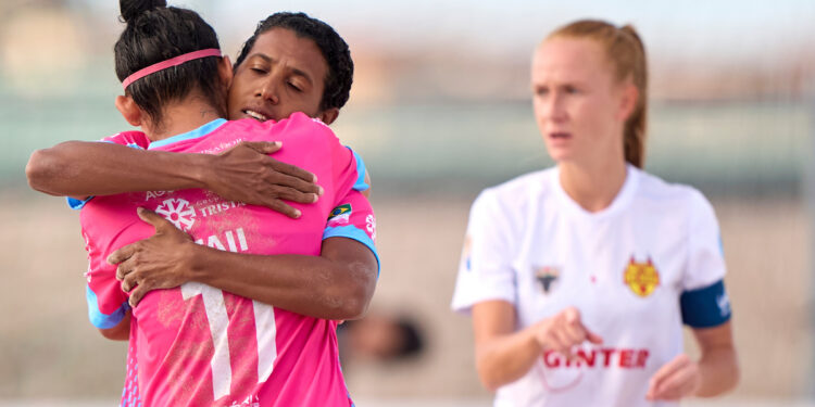 São Pedro goleia polonesas e garante o 1º lugar no Mundial de Clubes de beach soccer São Pedro goleia polonesas e garante o 1º lugar no Mundial de Clubes de beach soccer
