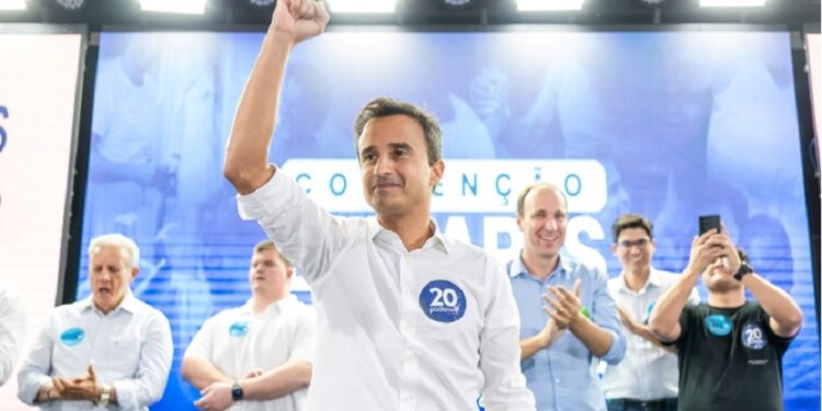 Pesquisa Futura: Lucas Scaramussa dispara na disputa em Linhares com 43,3% a 18,7% de Bruno