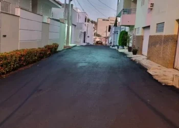 Ruas do Centro de Barra de São Francisco recebem pavimentação