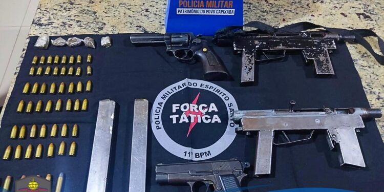 Polícia desarticula confronto entre traficantes e apreende arsenal de armas em Barra de São Francisco