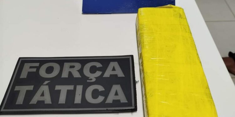Duas pessoas são presas por tráfico de drogas em Barra de São Francisco