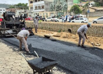 Avenida Beira-Rio recebe pavimentação asfáltica em Barra de São Francisco