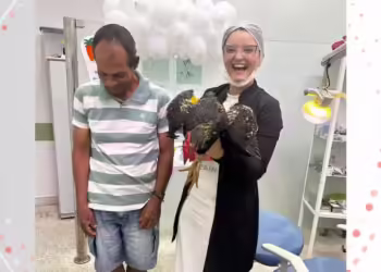 Galo na cabeça: o presente surpresa de dentista de Águia Branca após atender homem que pediu ajuda em posto de saúde