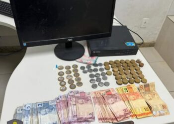 Polícia recupera dinheiro e produtos furtados de mercado em Barra de São Francisco