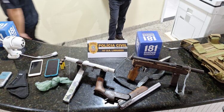 Operação da PC prende sete e apreende armas e drogas em Linhares e Sooretama