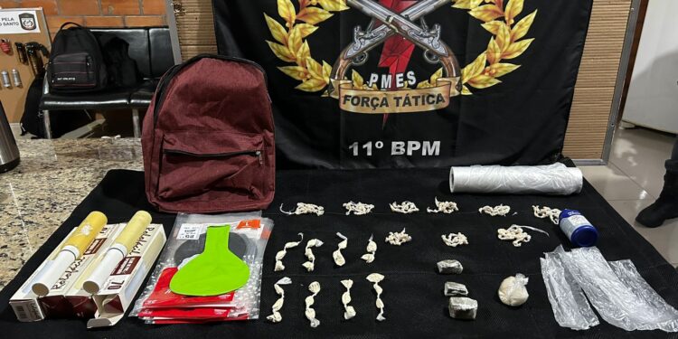 Quase 200 pedras de crack apreendidas no bairro Alvorada Quase 200 pedras de crack apreendidas no bairro Alvorada