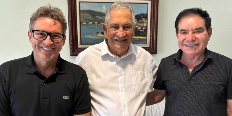 Prefeito eleito de Mantena, Gentil, visita Barra de São Francisco para discutir parceria com Enivaldo dos Anjos