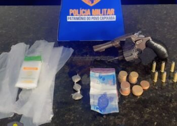 Polícia apreende arma e drogas após denúncia de invasão de residência em Mantenópolis