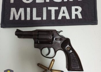 Menor é apreendida com arma e munições escondidas em botas de cano longo em Água Doce do Norte