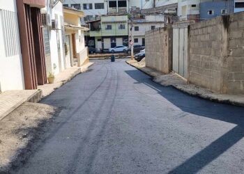 Mais três trechos de ruas receberam pavimentação asfáltica em Barra de São Francisco