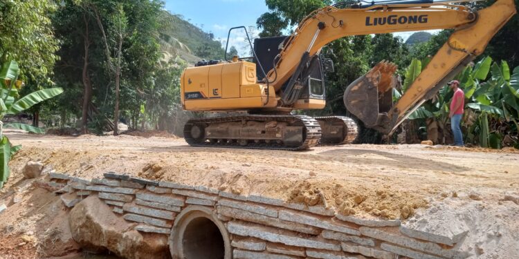 Trabalho de Enivaldo dos Anjos é comparado a de Presidente que construiu primeira rodovia asfaltada do país; entenda Trabalho de Enivaldo dos Anjos é comparado a de Presidente que construiu primeira rodovia asfaltada do país; entenda