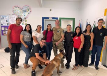 Patrulha Canina: Polícia Civil leva cães em escolas de Barra de São Francisco e encanta alunos