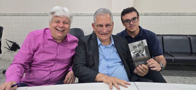 “O Obstinado”: biografia autorizada de Enivaldo dos Anjos é lançada em Barra de São Francisco