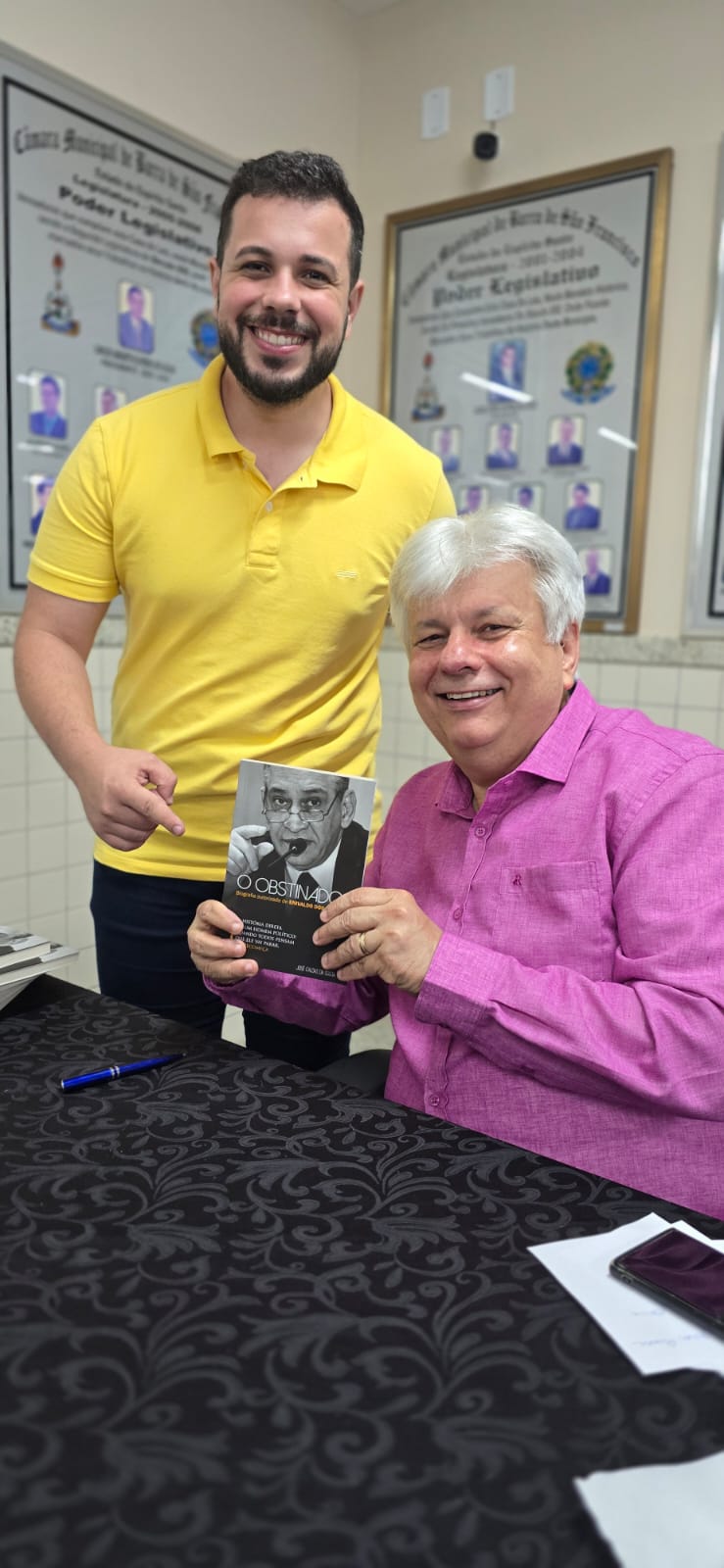 “O Obstinado”: biografia autorizada de Enivaldo dos Anjos é lançada em Barra de São Francisco