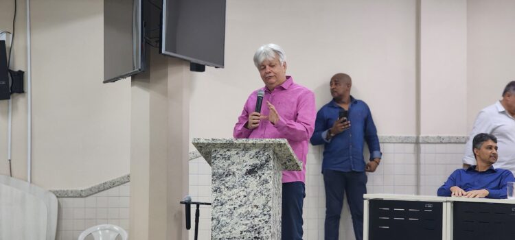 “O Obstinado”: biografia autorizada de Enivaldo dos Anjos é lançada em Barra de São Francisco