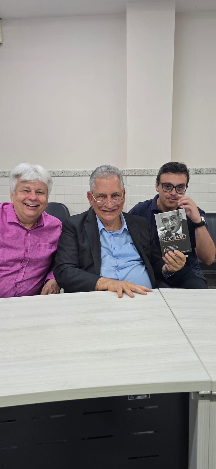 “O Obstinado”: biografia autorizada de Enivaldo dos Anjos é lançada em Barra de São Francisco