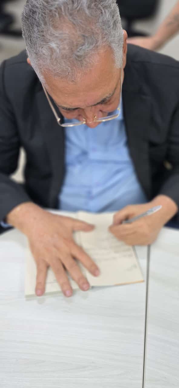 “O Obstinado”: biografia autorizada de Enivaldo dos Anjos é lançada em Barra de São Francisco