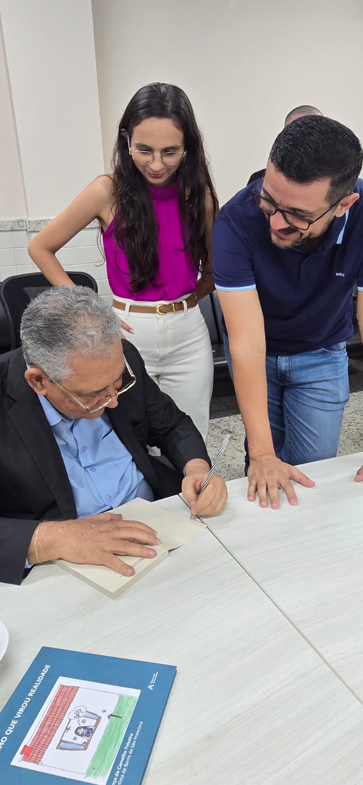 “O Obstinado”: biografia autorizada de Enivaldo dos Anjos é lançada em Barra de São Francisco