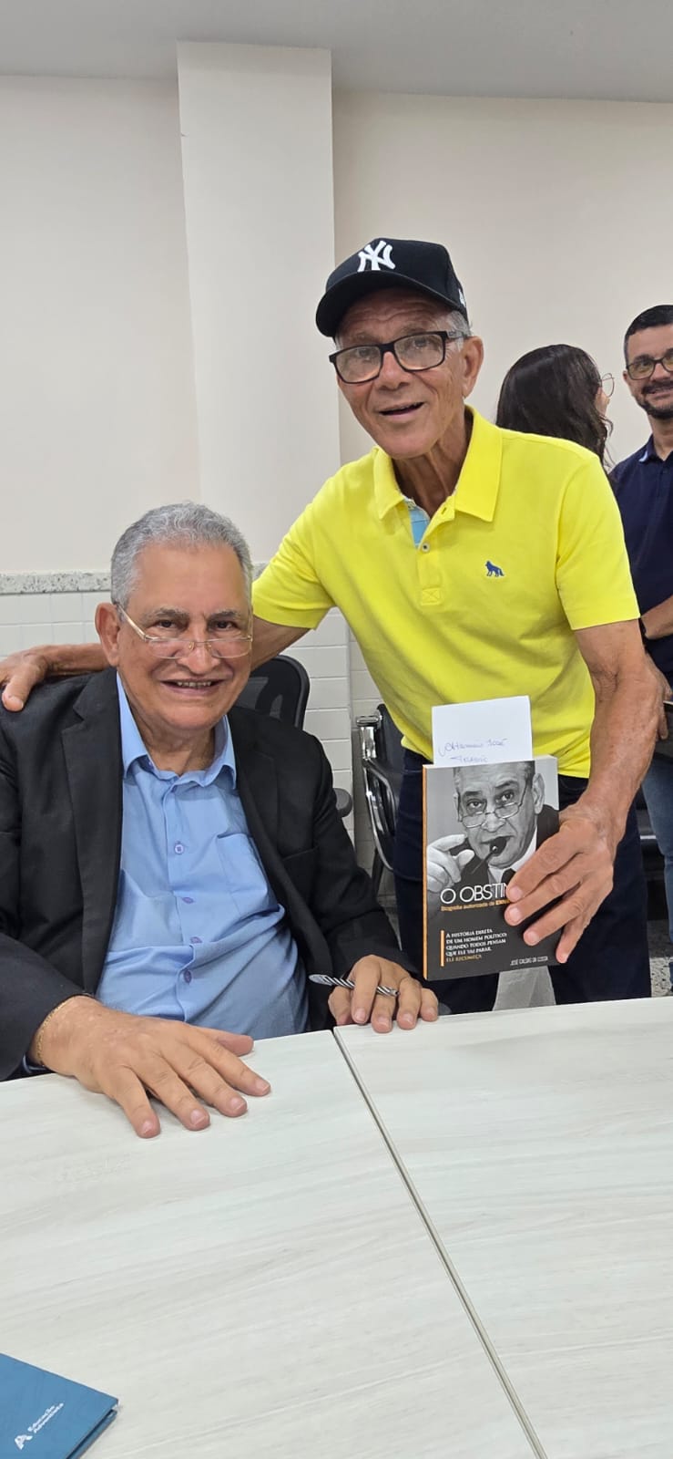 “O Obstinado”: biografia autorizada de Enivaldo dos Anjos é lançada em Barra de São Francisco