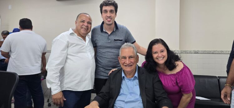 “O Obstinado”: biografia autorizada de Enivaldo dos Anjos é lançada em Barra de São Francisco