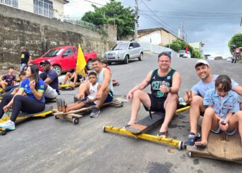 Prefeitura de Barra de São Francisco promove passeio de carrinho de rolimã em evento do projeto Rua de Lazer