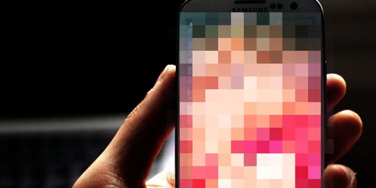 Homem é preso por armazenar conteúdo pornográfico com adolescente em Nova Venécia Homem é preso por armazenar conteúdo pornográfico com adolescente em Nova Venécia