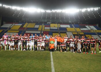 Jogo das Estrelas do Futebol Capixaba arrecada mais de duas toneladas de alimentos