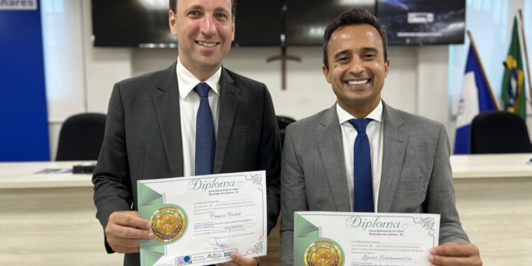 Scaramussa e Fiorot diplomados como prefeito e vice-prefeito de Linhares