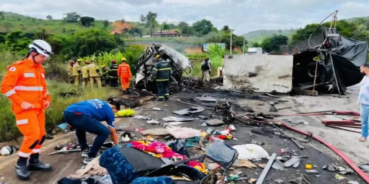 Tragédia em Teófilo Otoni: 38 mortos em acidente com ônibus