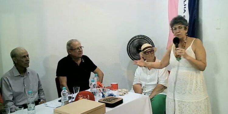 De Iriny para Vitor Buaiz: “Desculpa, companheiro”