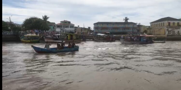 Ticumbi do Ano Novo, por Maciel de Aguiar Ticumbi do Ano Novo, por Maciel de Aguiar