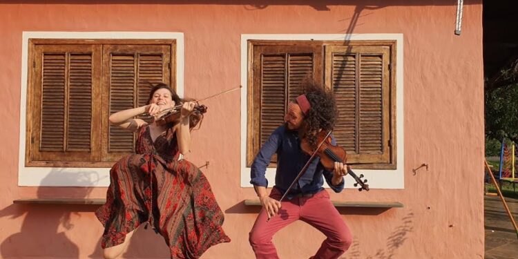 Show de graça com duo de violino popular no Teatro do Sesi, em Vitória