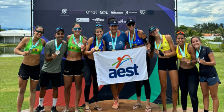 Julhia e Lara, da AEST, vencem a 3ª etapa do Circuito Brasileiro de vôlei de praia sub-19