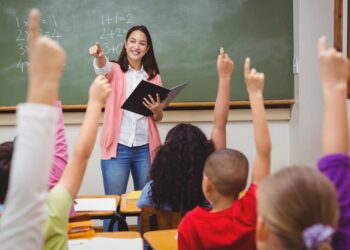 Governo do ES abre concurso público para Professor e Agente de Suporte Educacional; baixe aqui o edital
