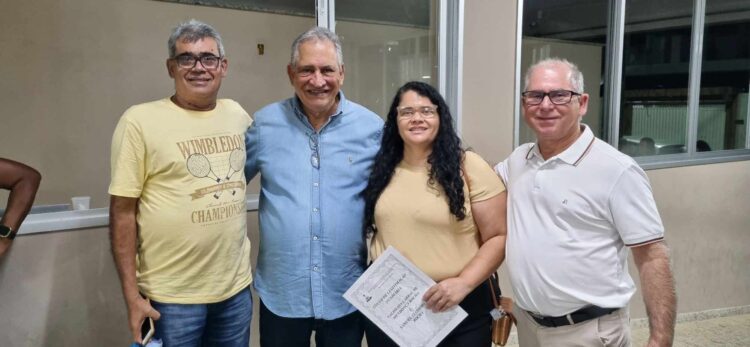 Prefeitura de Barra de São Francisco entrega títulos de regularização fundiária durante solenidade na Câmara Municipal; veja