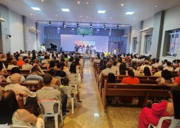 Evangélicos lotam igrejas em BSF para culto da virada