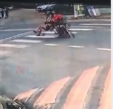 Vídeo mostra adolescente sendo atropelada por moto em São Gabriel da Palha Vídeo mostra adolescente sendo atropelada por moto em São Gabriel da Palha