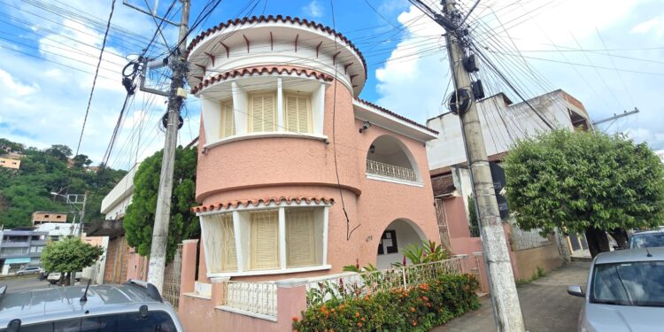 Enivaldo muda estilo para novo mandato e designa novo local de atendimento