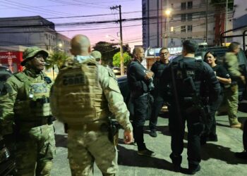 Polícia mira “pedágio” do tráfico em comunidades