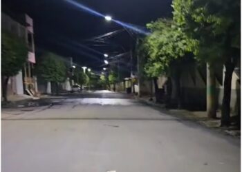 Águas do São Francisco começam a baixar; estádio continua alagado. Veja vídeos.