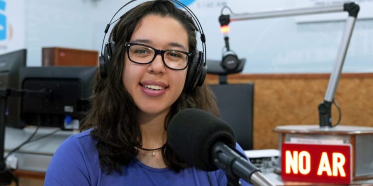 Uma jornalista de 24 anos vai comandar programa de esportes no ES