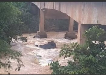 Limitado tráfego acima de 57t na ponte do Rio Jucu, na BR 262