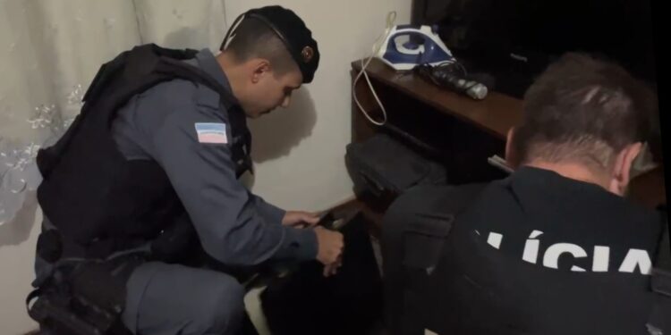 Operação do GAECO, PM e PC combate jogos de azar e tráfico em Fundão; veja vídeos