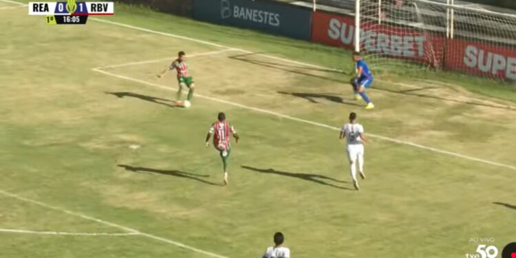 Real Noroeste perde em casa e se complica no Capixabão