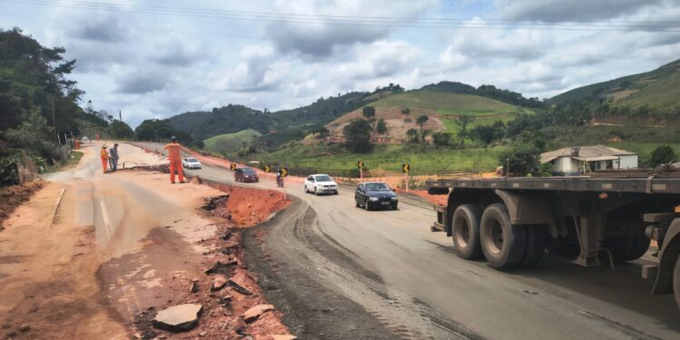 Liberada rodovia em Iúna,  no Caparaó