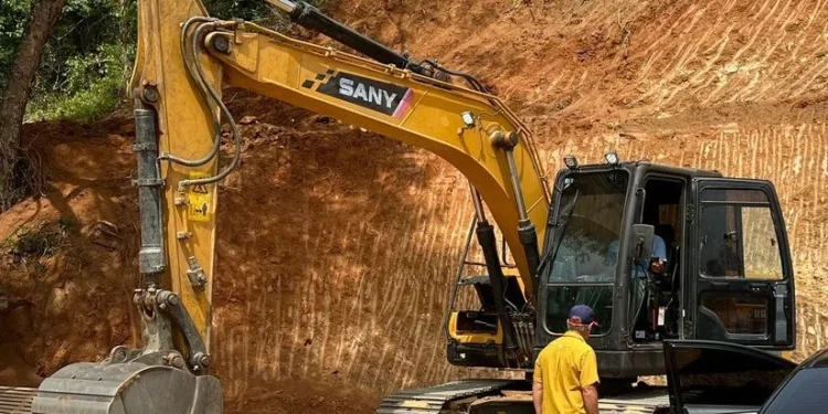 Polícia Civil recupera escavadeira furtada em Ecoporanga avaliada em R$ 500 mil