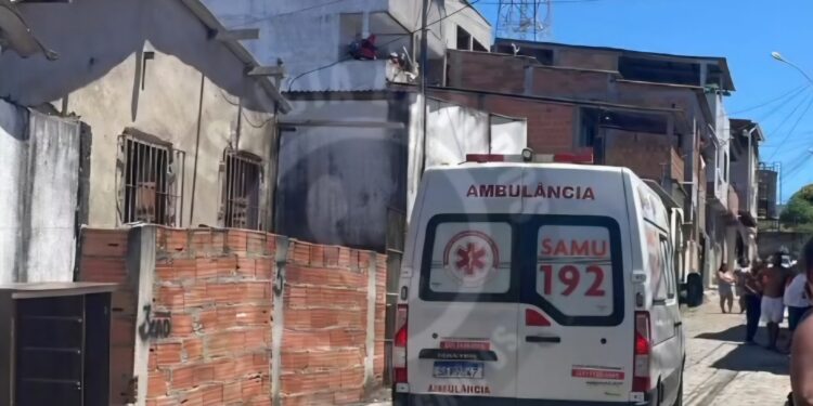 Tripla tentativa de homicídio neste domingo em São Mateus Tripla tentativa de homicídio neste domingo em São Mateus
