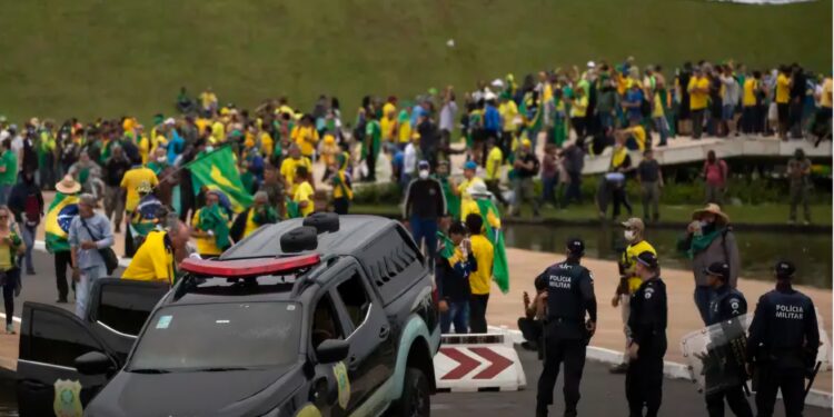 Bolsonaro, Braga Netto, Heleno e outros 31 denunciados por tentativa de golpe Bolsonaro, Braga Netto, Heleno e outros 31 denunciados por tentativa de golpe