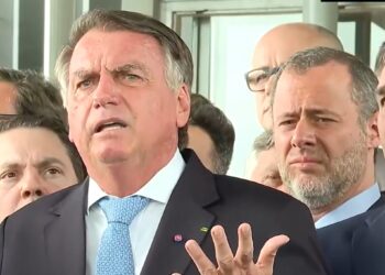 Bolsonaro e mais sete viram réus por tentativa de golpe de Estado