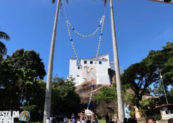 Festa da Penha: terço gigante em construção